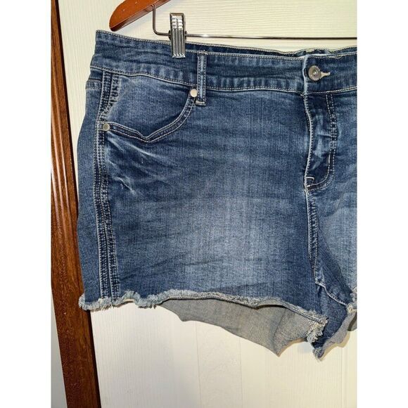 Torrid High Rise Jean Shorts Size 20 - Picture 2 of 10